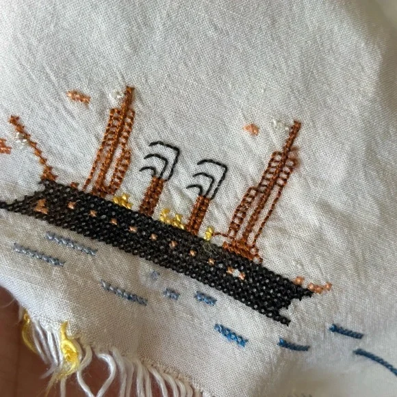 Embroidered Capri Fringe Linen Decor Country Horse and Carriage Design Stitched - Picture 7 of 15